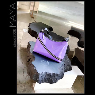 2025春夏新款 斜拉链真皮腋下包紫色银色单肩斜跨包潮 小众设计师款