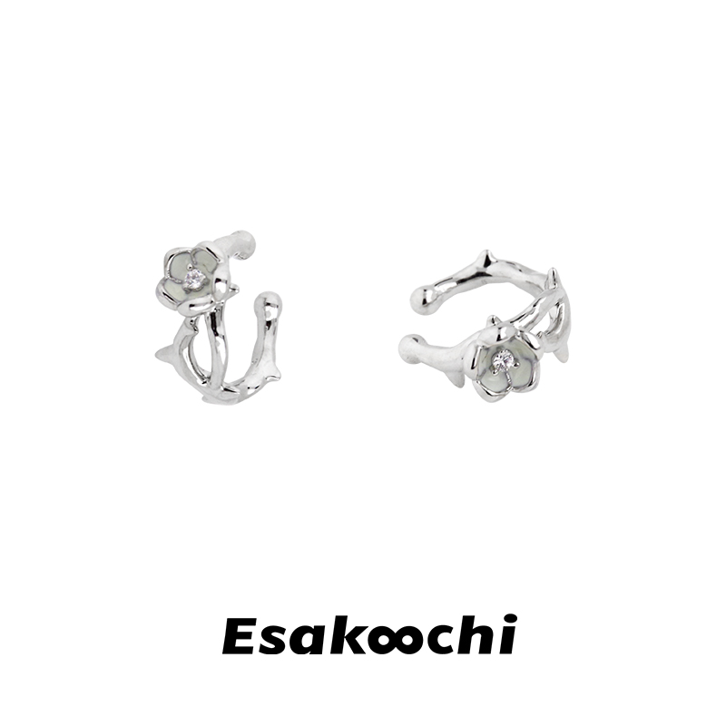 新中式浅绿色荆棘花朵钻耳骨夹