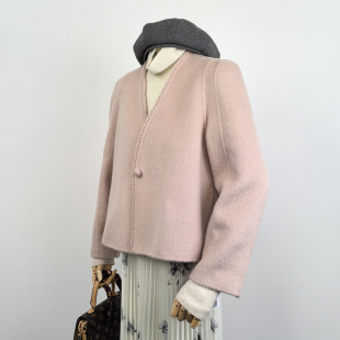 轻奢风粉色双面呢短款 大衣女V领一粒扣毛呢外套高级感