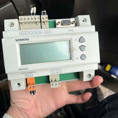 可维修正品西门子RWD68 中文通用DDC控制器温度控制器，正品原?