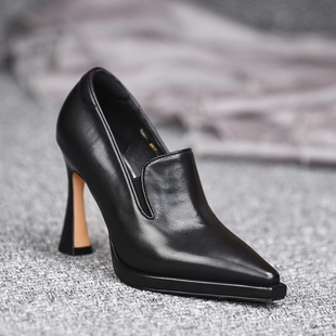 9.8cm尖头高跟鞋 粗跟单鞋 法式 新款 一脚蹬厚底女鞋 2026春季 misili