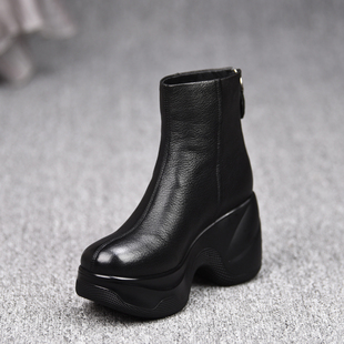 小个子厚底真皮女靴子 2025秋冬新款 misili 圆头坡跟短靴9cm高跟鞋