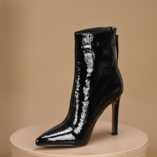 misili~10cm 尖头细跟短靴女2026秋冬季新款高跟鞋平底漆皮女靴子