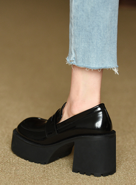 misili一脚蹬圆头粗跟单鞋2026春季新款9cm高跟鞋防水台厚底女鞋