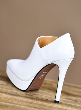 misili显瘦尖头细跟单鞋11.8cm高跟鞋2026春秋季新款白色厚底女鞋