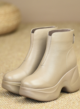 misili 圆头坡跟短靴9cm高跟鞋2026秋冬季新款加绒厚底真皮女靴子