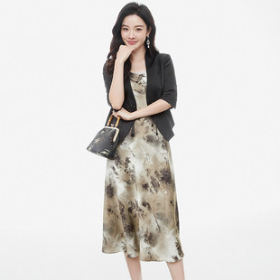 3.16春 专柜折扣女装 HH0U0055外套 拼色吊带裙两件套装