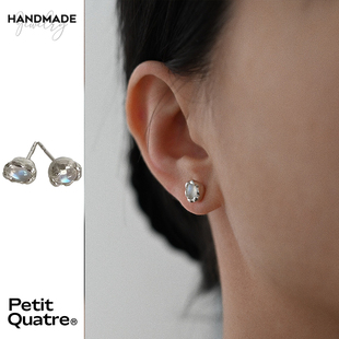 PetitQuatre纯手工制通体925银天然月光石花瓣镶嵌耳钉男女同款