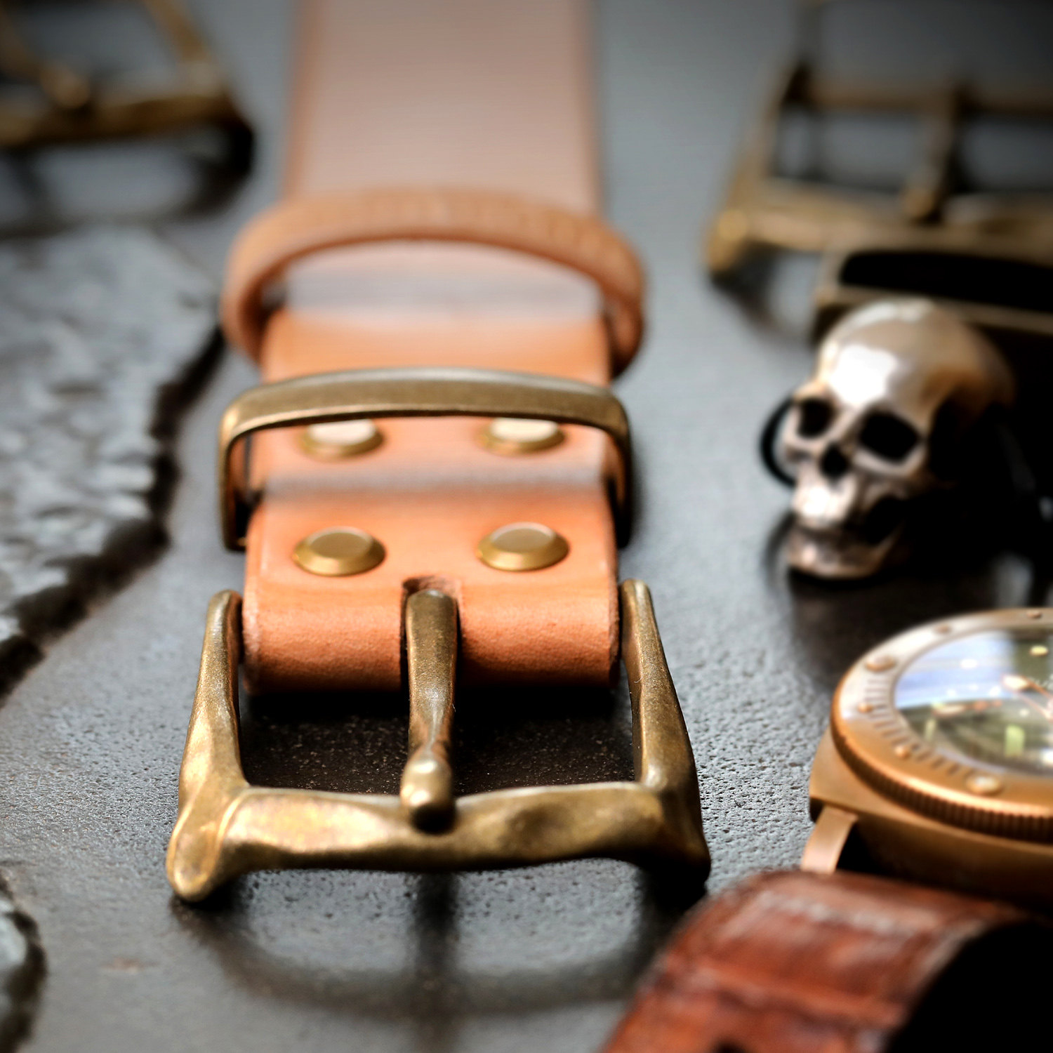 日本ALZUNI黄铜复古做旧皮带扣39mm宽枥木头层牛皮手工皮带腰带