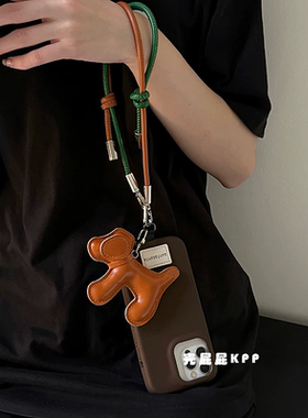 秋冬简约纯色狗狗挂手链适用iphone15promax14手机壳苹果16软iphone13防摔11/12promax皮质xs/xr女6s8p/7plus