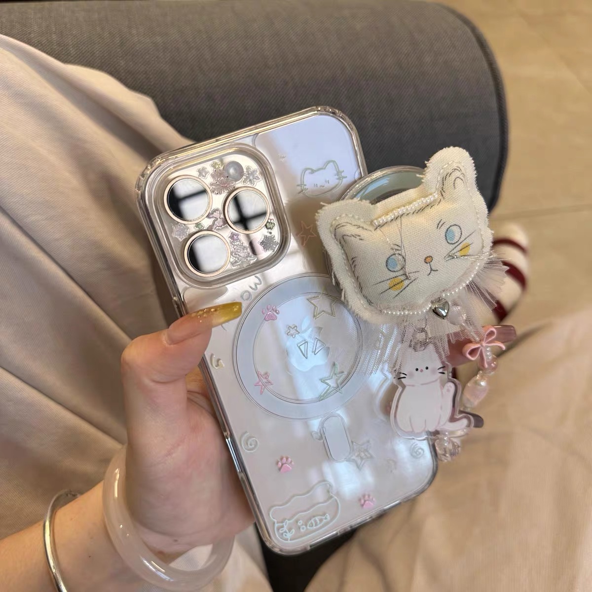 卡通可爱布偶猫养小鱼磁吸支架适用iPhone15promax苹果14手机壳13pro防摔1211超萌16promax软15plus手链挂牌