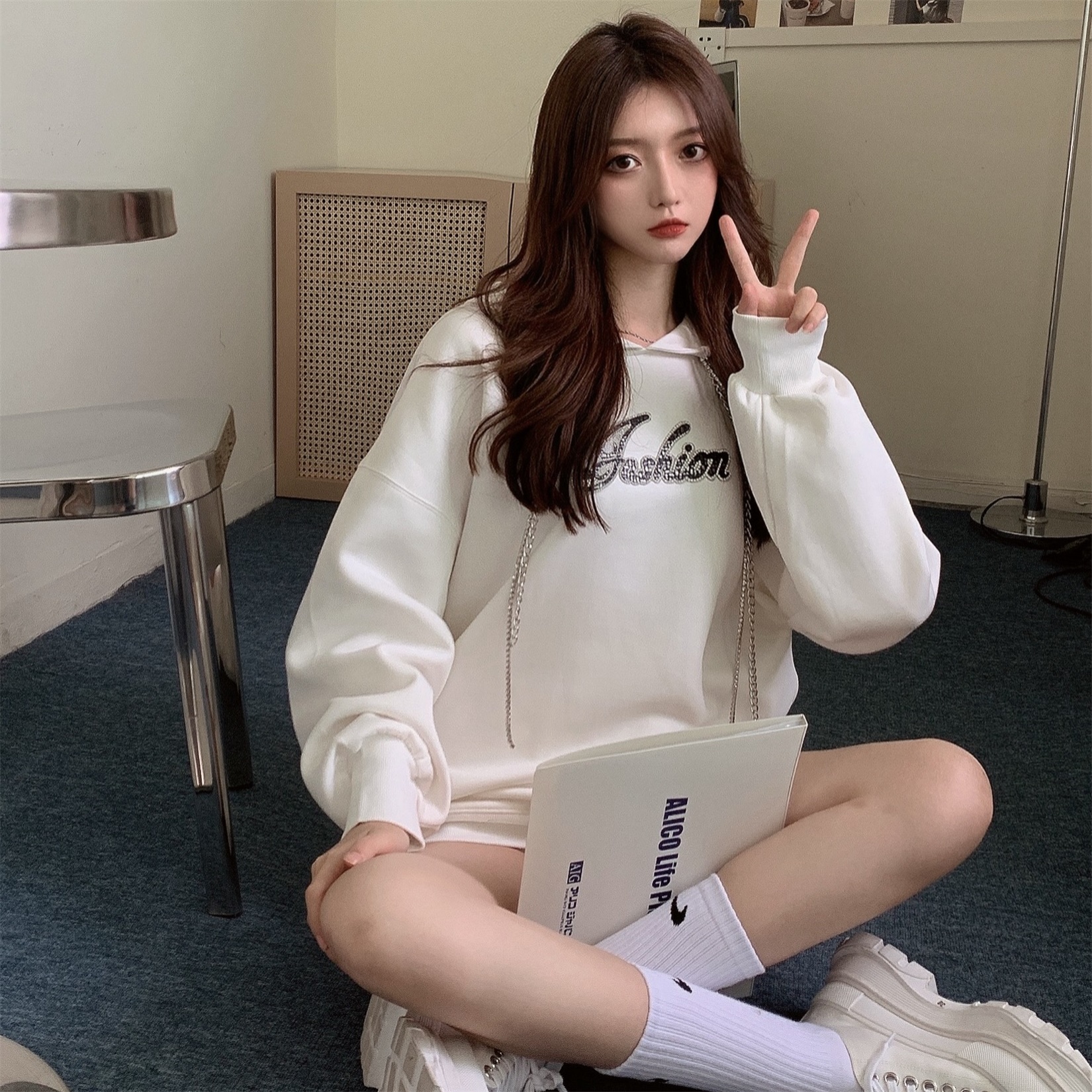 ~Real price chain Rhinestone letterhead Hooded Sweater