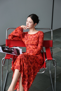 法式重磅桑蚕丝斜裁印花色长袖修身真丝连衣裙女新款中式长裙