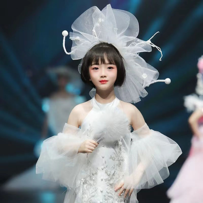 女童走秀头饰2023年儿童模特演出发饰配饰洋气白网纱帽子表演礼帽