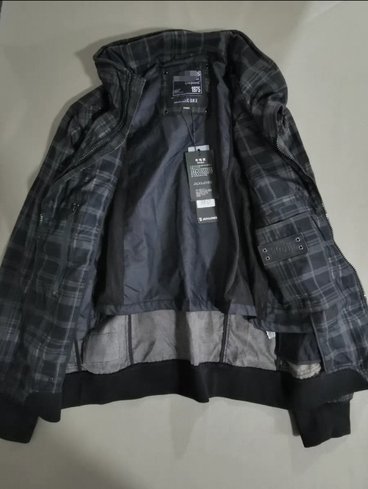 J家男士夹克短外套户外面料格子防风连帽秋装冲锋夹克运动外套