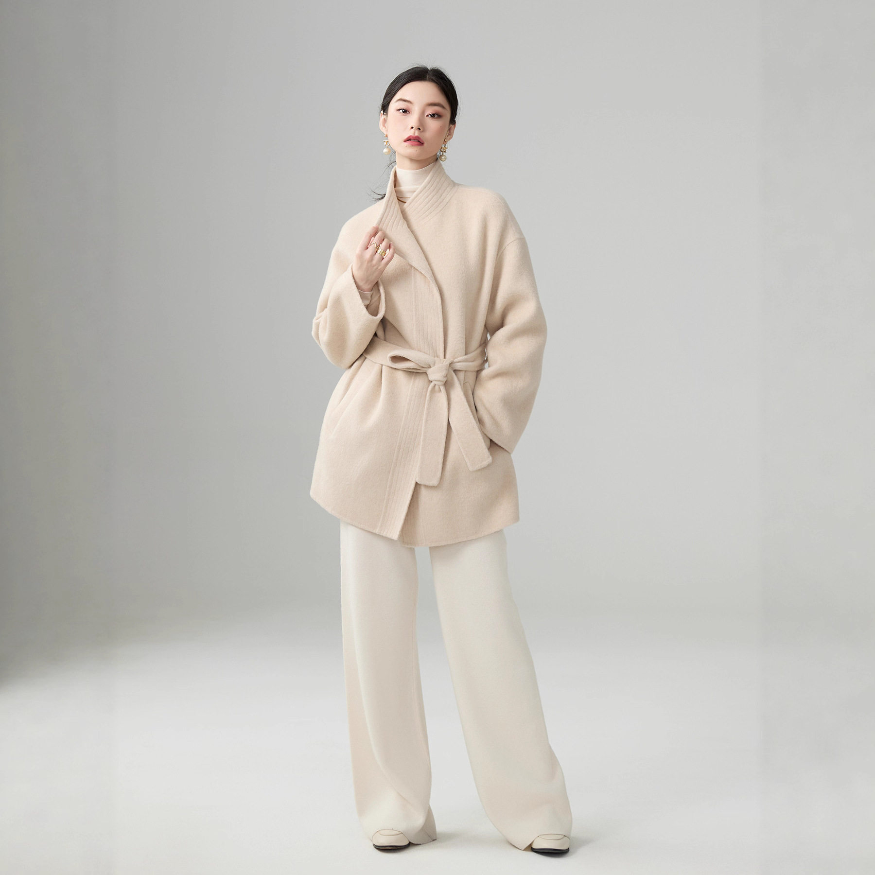 感羊绒中短款大衣女2025秋冬经典系带极简羊毛双面毛呢外套