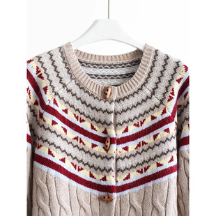 牛角扣毛衣外套亲肤保暖针织衫 复古提花圆领开衫 女 费尔岛系列