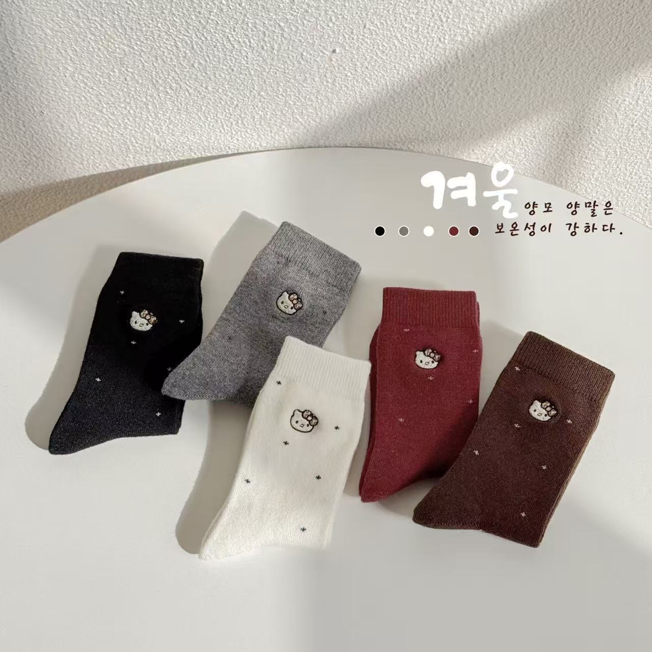 米若克冬款无骨童袜刺绣字母潮羊毛袜中大童学生亲子袜保暖中筒袜