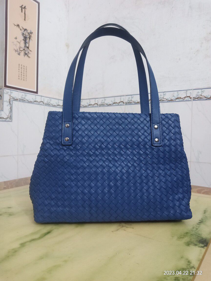 香港购大包包女2023欧美日韩新款质感高级羊皮真皮编织单肩包