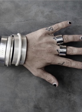 Endless Abyss P4风弧面手镯复古磨砂银小众先锋做旧设计情侣手环