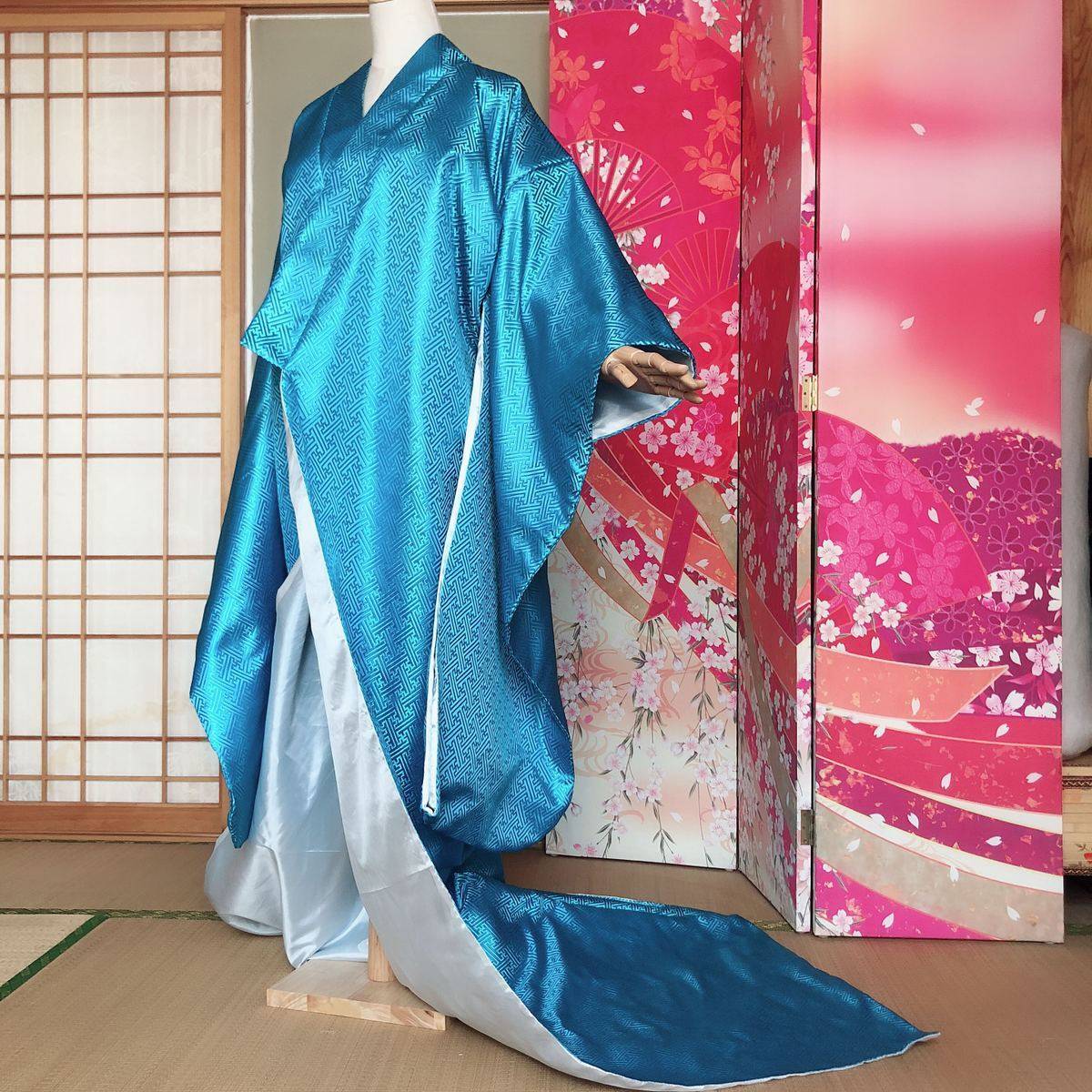 日本双层拖尾舞台写真主播和服