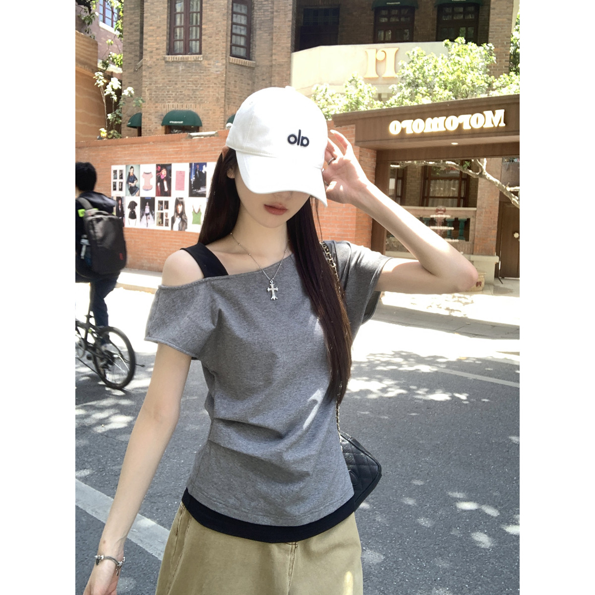 设计感气质修身撞色露肩褶皱显瘦短袖T恤女夏季别致漂亮纯棉上衣