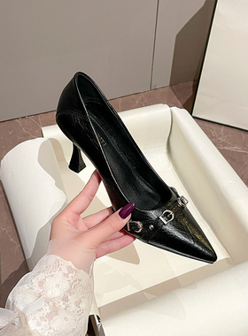 真皮~黑色绝美高跟鞋女2026春季新款气质金属扣尖头细跟工作单鞋