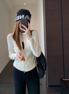 AMR UU◆立体裁剪 显身材比例修身显瘦保暖立领外套女上衣秋冬新