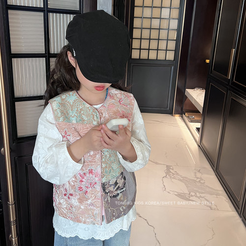 潼小乖| 可亲子| 春季新款中大童新中式暗纹刺绣马甲上衣6q005