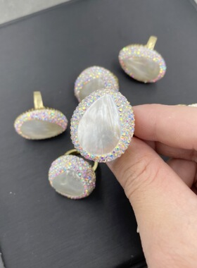 水滴形天然淡水贝壳戒指 精美民族复古DIY手工点钻保色电镀可调节