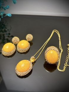 夸张大个性黄色蜜蜡食指戒指项链耳饰女设计轻奢高级感配饰复古潮