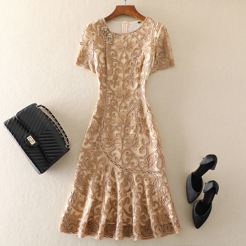 优雅重工剌绣修身旗袍礼服