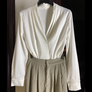 2026春V领绸缎长袖 ol白领上衣公主 衬衣女设计感小众套头衬衫