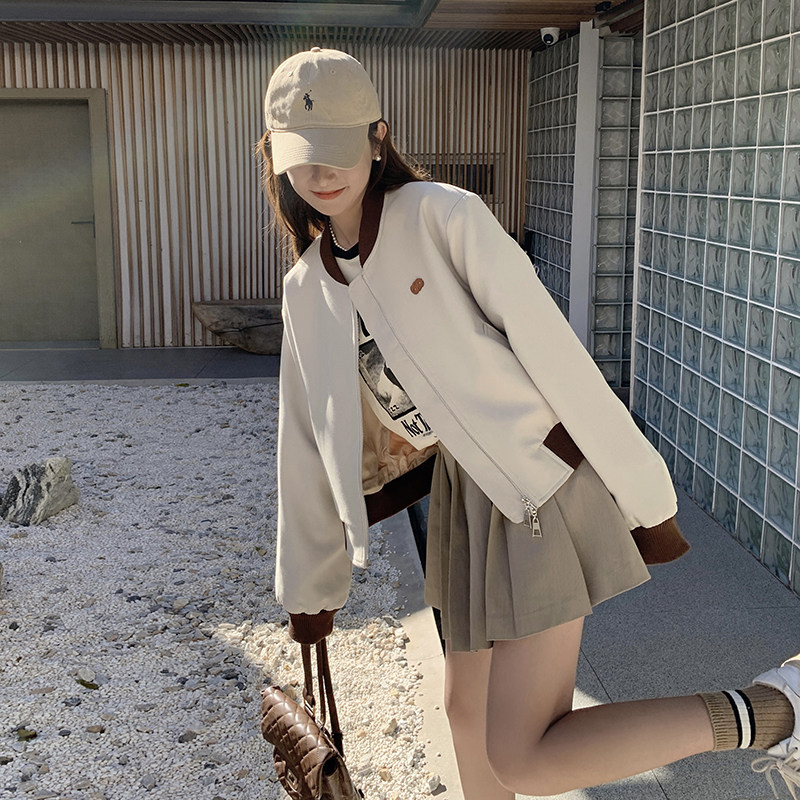 美式复古白色棒球服短外套女2023春季新款韩版小个子炸街洋气上衣,女装短外套,浙宝168