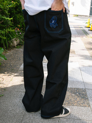 YS小恶魔刺绣直筒宽松牛仔长裤男
