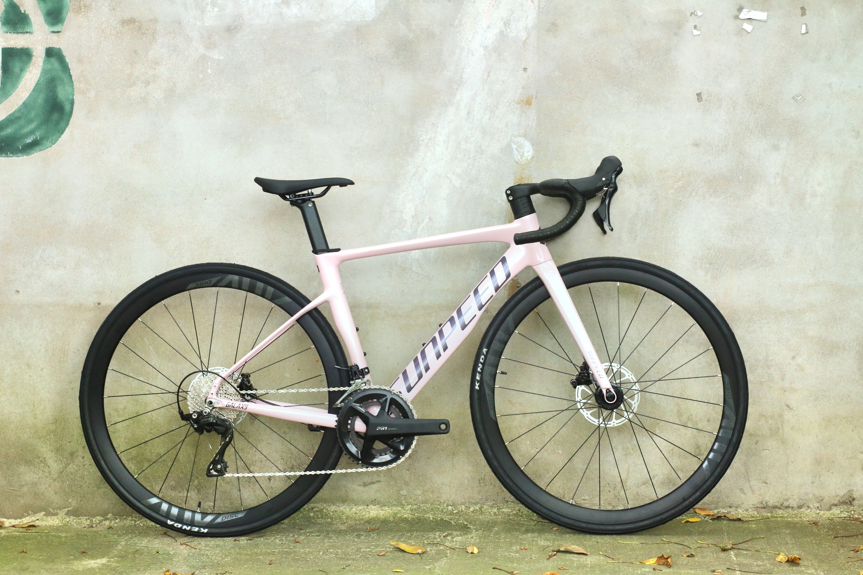 速比特粉色银河105油碟中套气动公路车