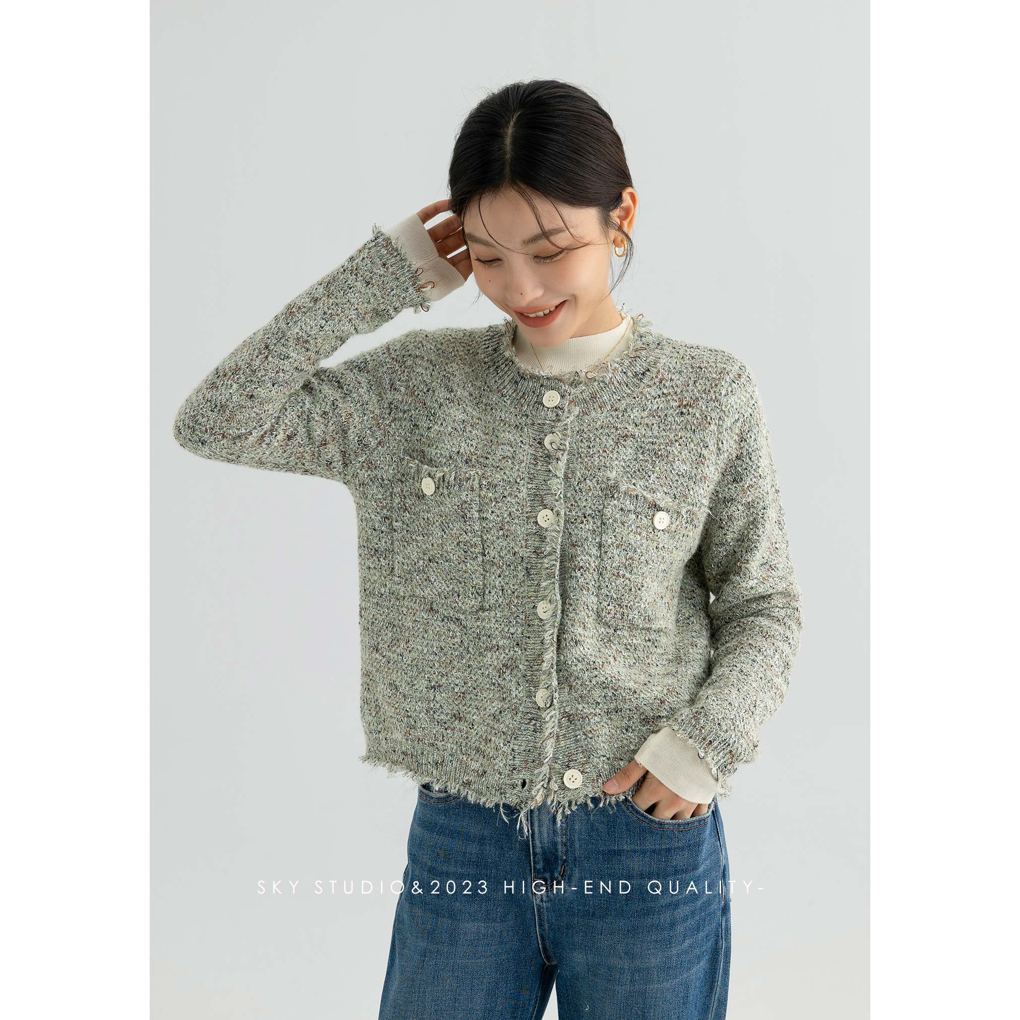 SKY毛边圆领针织衫修身