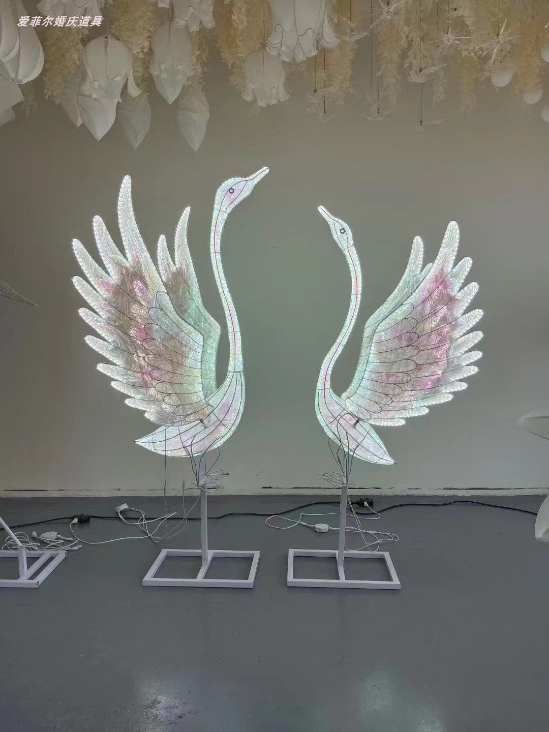 天鹅摆件装饰路灯路引背景