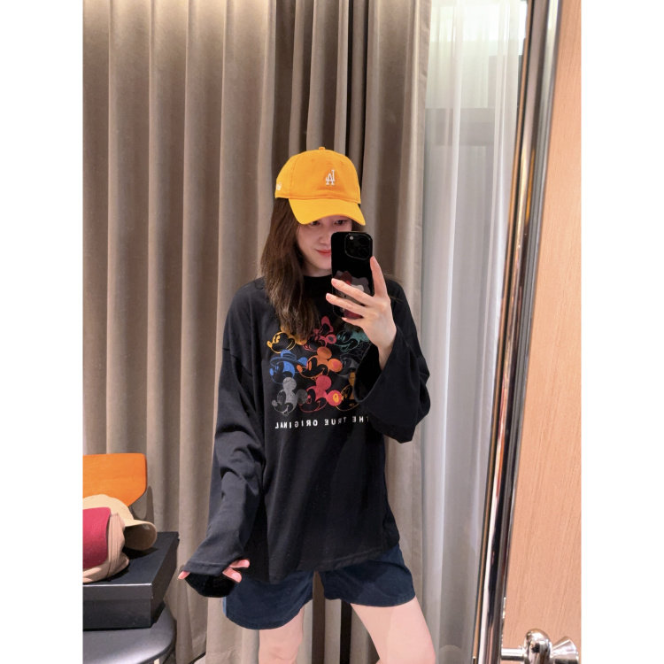 现货2026春夏季多巴胺彩色卡通印花薄款凉快黑色宽松长袖防晒T恤