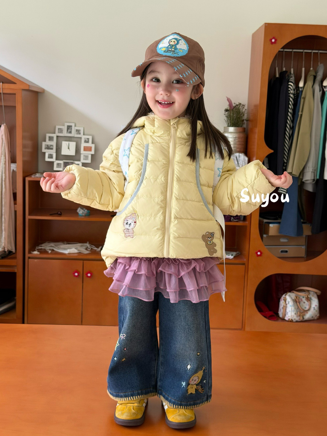 凡妈童装2026秋冬新款女童小童韩版加绒牛仔裤卡通轻薄连帽羽绒服