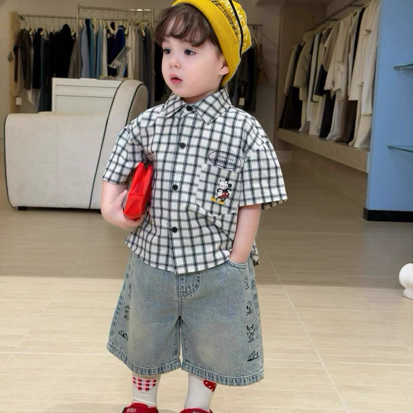 凡妈童装2026夏季新款男童小童韩版休闲牛仔中裤洋气米奇格子衬衫