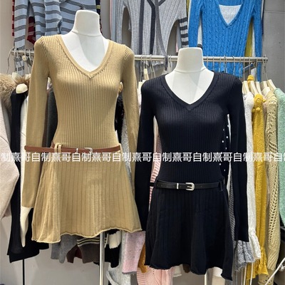 冬季新款辣妹法式气质小众温柔风纯欲V领针织连衣裙显瘦修身短裙