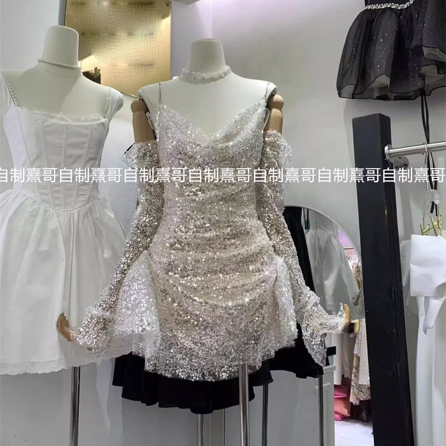 性感辣妹夜场风露背蕾丝亮片连衣裙设计感荡领闪亮修身包臀礼服裙