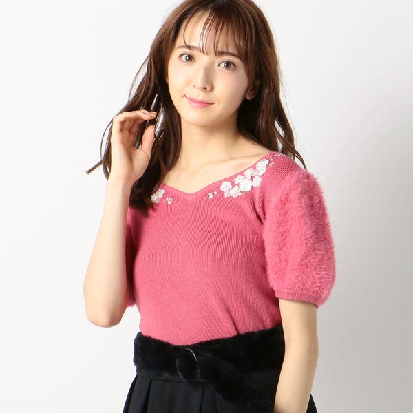 日本甜美lo家爱心领口精美小花袖