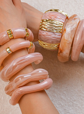 欧美跨境粉色波纹不规则树脂手镯轻奢感手环甜美气质时尚手饰