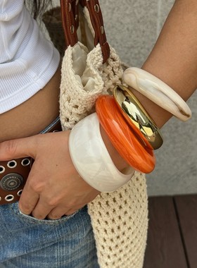 欧美女夸张金属叠戴混搭手环ins风不规则开口树脂橙色宽手镯套装