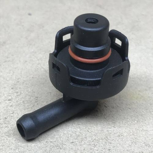 VV57哈弗H679酷派气门室盖废气阀