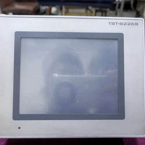 恒温恒湿控制器TST-8226S一台，拆机的，触摸灵敏，成色议价。