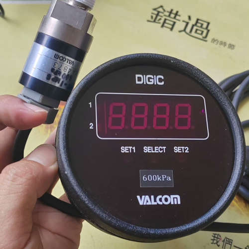 VALCOM压力表VPC-P-600KPa，另加一个压力传感议价。