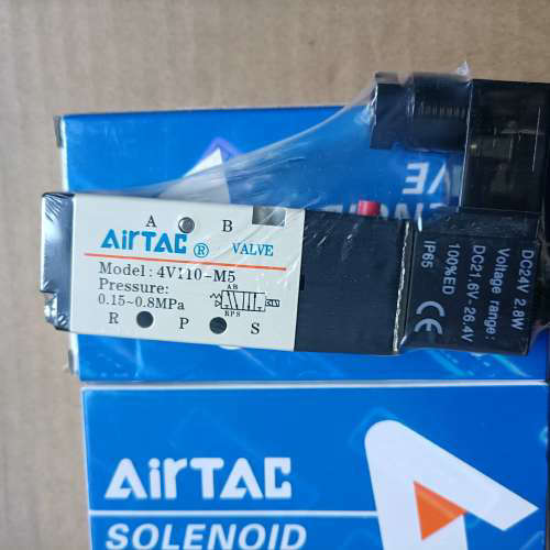 AirTAC亚德客电磁阀4V110M5B，DC 24V，全新议价。